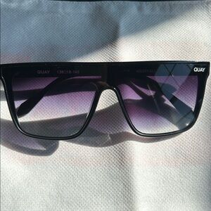 Quay “Nightfall” black with faded lens